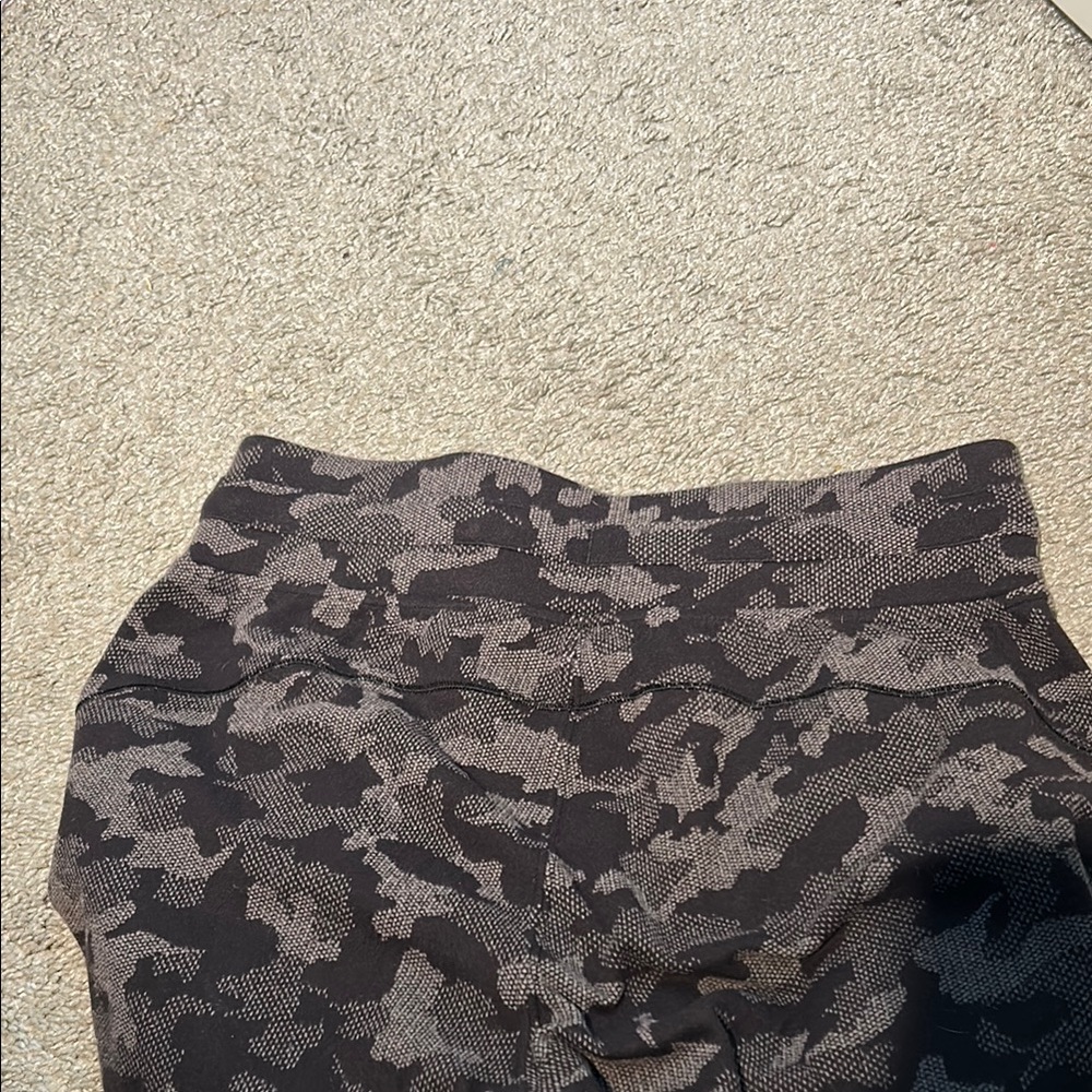 Lululemon Camouflage Jogger Pants - Picture 5 of 5